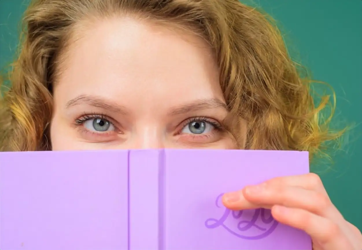 Teacher with notepad september school supplies education school job teacher in classroom close up