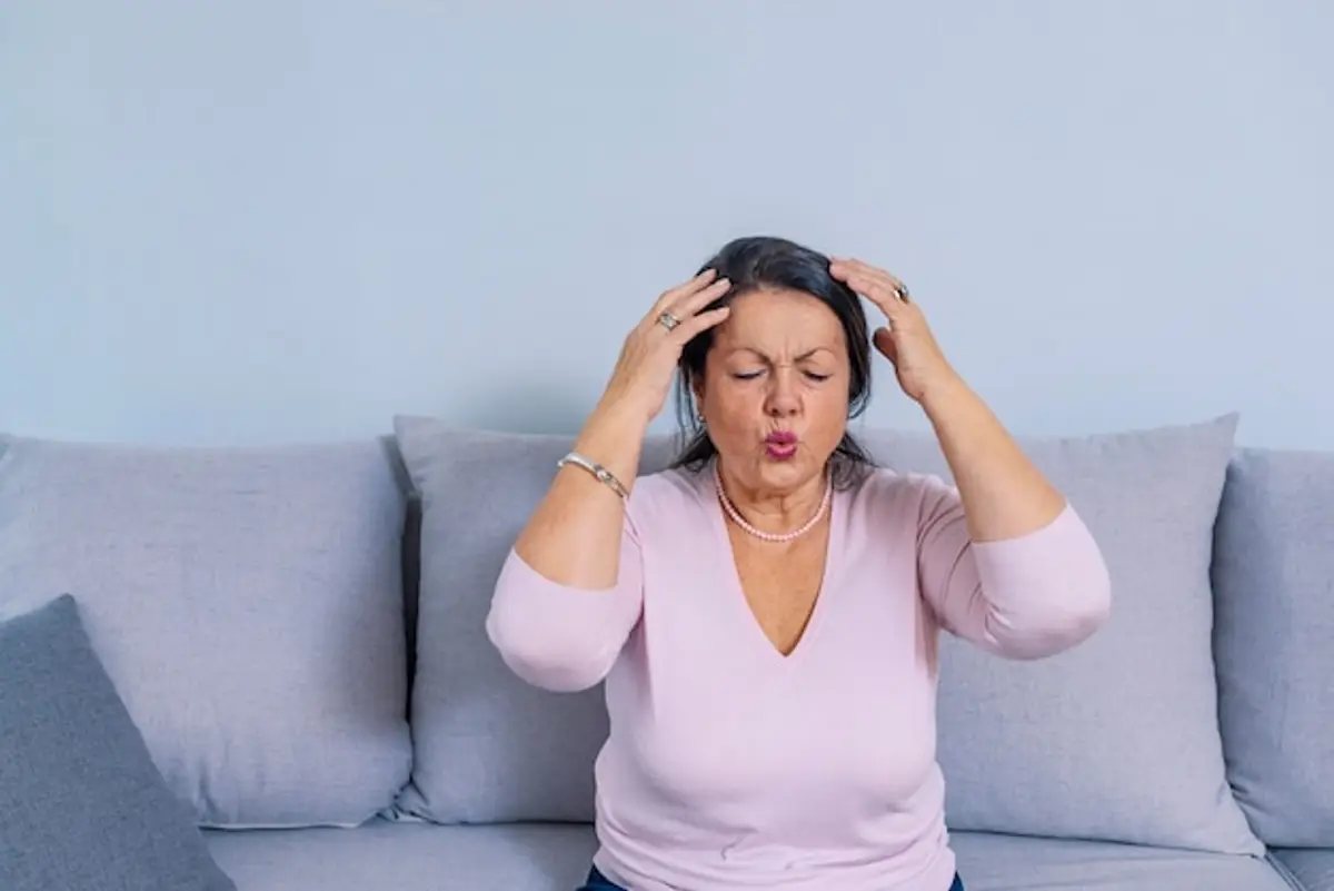 AVC femme symptômes cerveau urgence