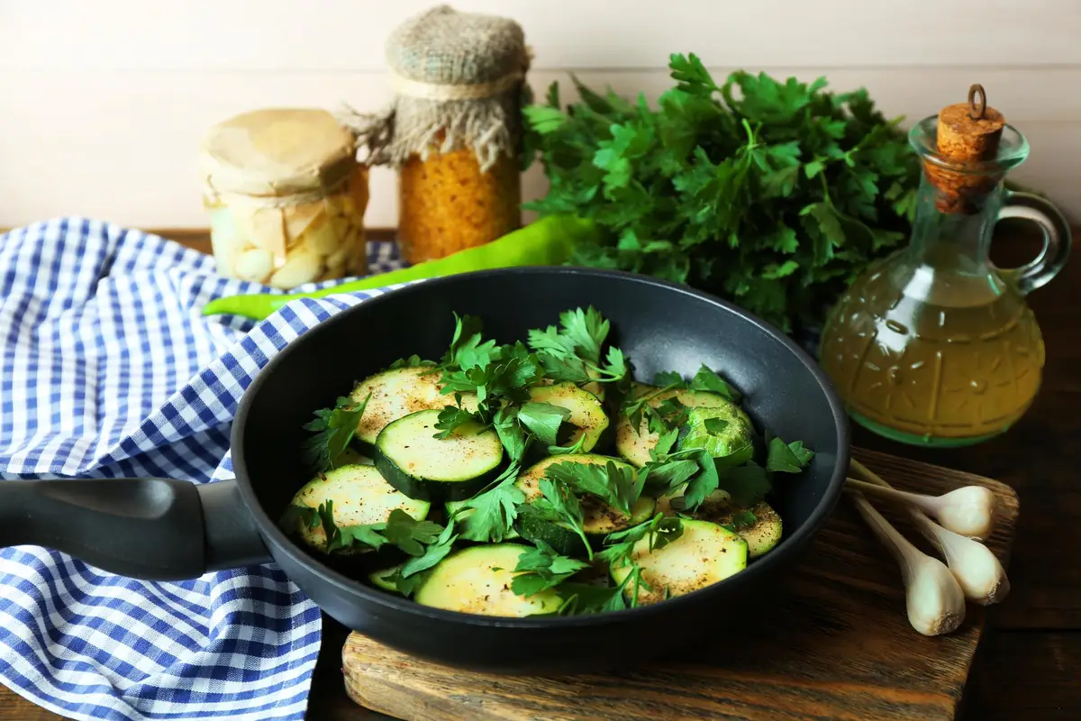 courgette ronde poêle dorée herbes